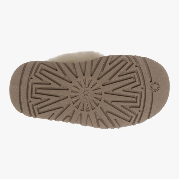 UGG Women's Funkette Platform Slippers in Chestnut (Size 8) - Picture 5 of 7